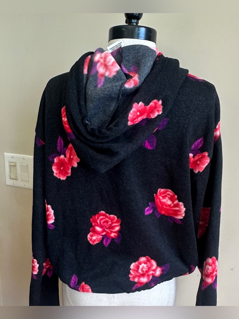 PINK Victoria’s Secret Floral Cropped Hoodie, Size Medium - Picture 6 of 9